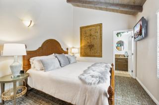 7 Bedroom Oceanfront Triplex Building - Newport Beach - 5
