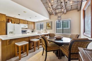 2 Bed 2 Bath BACK APT Steps to the Sand - 8