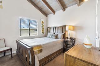 2 Bed 2 Bath BACK APT Steps to the Sand - 1