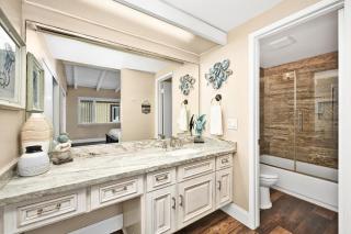 Stunning Oceanfront Retreat in Newport Beach - 6