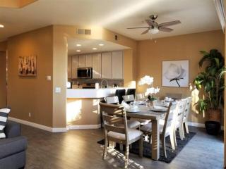 3 bedroom modern home with pool area at the Tustin Marketplace -15 minutes to Disneyland - Tustin - 4