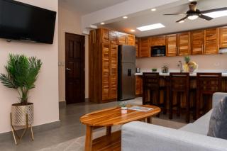 Couples Villas Beach Condo B42 1BD Near Ocean - Jacó - 1