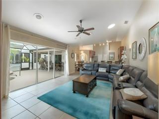 Stunning 5 BR Pool Home Hot Tub 10 Mins to Disney - Orlando - 4