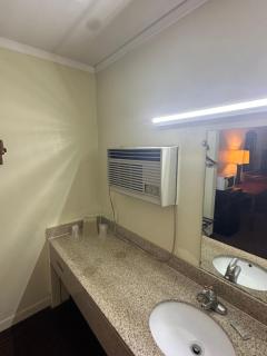 Best Inn - - 1