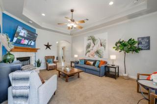 8min Texas A&M 1 King Beds firepit GriddleGrill - College Station - 2