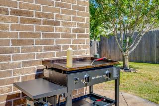 8min Texas A&M 1 King Beds firepit GriddleGrill - 3