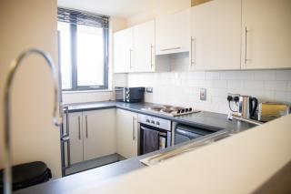 Leeds Vibrant 2 Bedroom Sleeps 4 - Leeds - 2