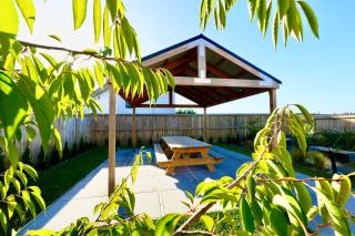 Modern Oasis with Spa, close to shopping centres! - Hamilton - 1