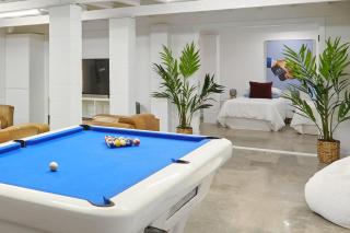 The Queenslander! Complete Entertainer - Huge - Stylish - Games - Full Level Pool Room - Smokehouse - Secure Parking - Yard #NEW! - Gold Coast - 7