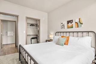 Stunning Westgate CozySuites by stadium with pool 12 - Glendale - 5