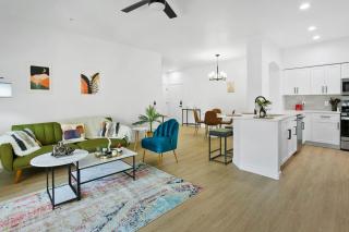 TWO Glendale CozySuites with Pool & Jacuzzi 02&09 - 0