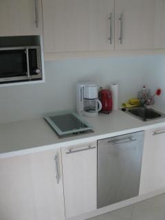 Kärnten Ossiacher See Apartment zwei Zimmer Ferienwohnung direkter Seezugang Strand beheizte Schwimmhalle - Bodensdorf - 4