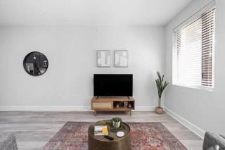 CozySuites Upscale Modern 2BR Broad Ripple - Indianapolis - 9