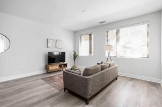 CozySuites Upscale Modern 2BR Broad Ripple - Indianapolis - 8
