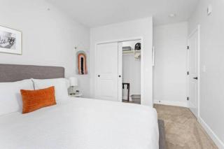 CozySuites Spacious 2BR at Meridian Kessler - Indianápolis - 1