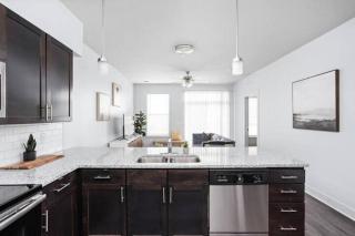 CozySuites Stunning 4BR next to Whole Foods - 2