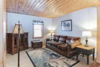 4 BDRM - Hot Tub - Fire Pit - 7