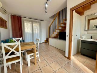 Modern seaside flat by the pool - 9