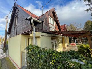 4 Guests: River & Garden Charm - 9