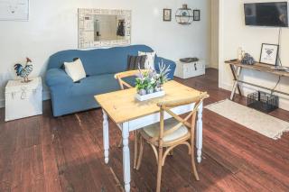 The Roosters Perch - A Quaint Island Homestead - 4