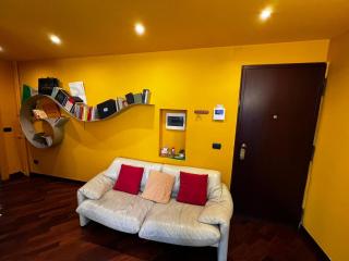 Guzzo B - Elegant Flat with Balcony at Bolivar M4 Metro - Milan - 3