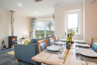 RURAL RETREAT WALES Indoor Hot Tub, Log Fire, Starry Skies, Woodland Walks - 7