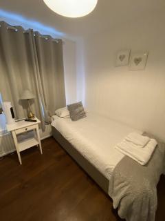 Wheatsheaf Hotel - Newport - 8