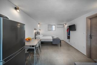 Michalis Home - 5