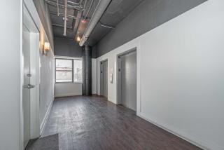 McCormick Place 2BR Suite with Patio, Skyline View and Optional Parking Sleeps 6 Near Soldier Field and Grant Park - Chicago - 2