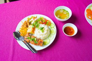 Nhà Hàng Khách Sạn Hòa Bình 2 - Long Xuyen - 4