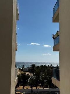 Beachfront Apartment with Garage - 0