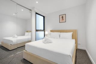 Elegant Stature Building Luxury apartment - 6