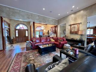 Bella Vita Estate Luxury Home With Hot Tub on Golf Course - Baker City - 2
