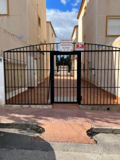 Apartamento bajo con terraza y piscina - Torrevieja - 8