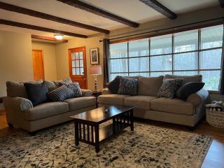 Mountain Road Lodge - 9