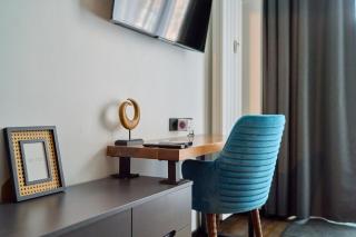 Luxury 2 Bedroom Apartment - Private Garden - 4