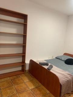 Central and affordable room in basement - Cracovia - 1