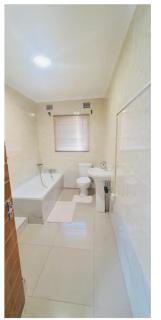 Emerald Suite Sleeps 6 with Free Parking - 1