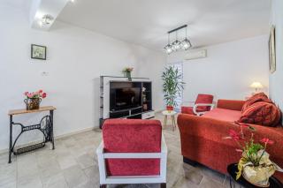 House Benbello - Milna - 3