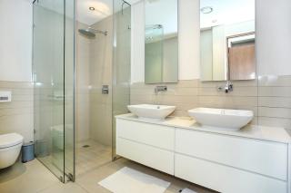 Melrose Arch Luxury Apartment - WITH GENERATOR - 7