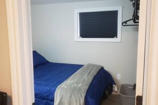 Cozy home on a quiet street minutes to DT Kingston - Kingston - 1