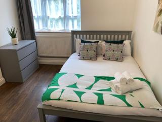 Nile Elms 1-Bed Apartment in Central London - 2 Min Walk to Metro - 7