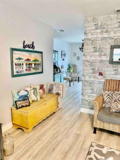 Beach Blanket Bungalow - A Wonderful townhome near the beach - Galveston - 7