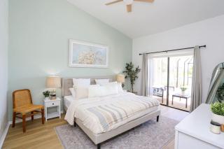 Sunny Naples 3BR Retreat with Solar Heated Pool and BBQ - 2