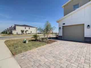 Amazing 2BR condo with 2 Clubhouses & Private Game Room - Kissimmee - 5