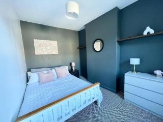 Stunning TownHouse close to Anfield Stadium and Central Liverpool - 4