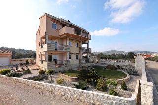 Apartman Sipina 2 - Kukljica (Cuclizza) - 0