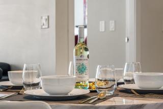 PRIME Downtown 34th FL - Near Stampede, Casino, Bars! FREE Banff Pass, Parking, Wine! - Calgary - 8