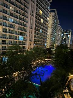 Happy Staycation in Azure Urban Resort Spacious Family Room near SM Bicutan and Manila Airport - 2