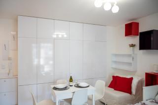 Colorful studio with balcony - Free Parking - 3
